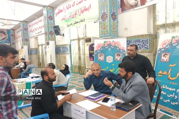 برپایی میز خدمت در مصلی نماز جمعه بهبهان به مناسبت هفته دولت