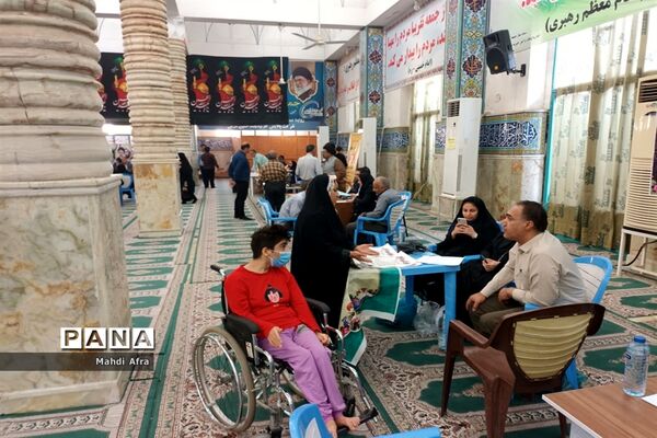 برپایی میز خدمت در مصلی نماز جمعه بهبهان به مناسبت هفته دولت