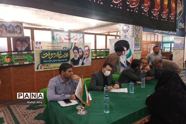 برپایی میز خدمت در مصلی نماز جمعه بهبهان به مناسبت هفته دولت