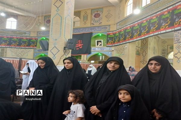 اقامه نماز جمعه با حضور مدیر کل آموزش و پرورش استان اصفهان