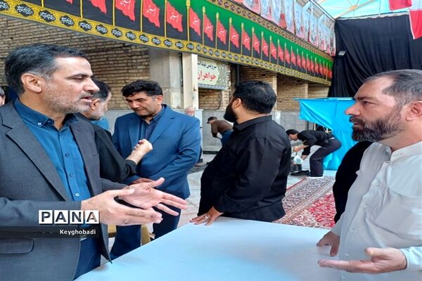 اقامه نماز جمعه با حضور مدیر کل آموزش و پرورش استان اصفهان