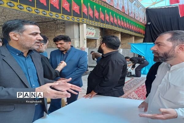 اقامه نماز جمعه با حضور مدیر کل آموزش و پرورش استان اصفهان