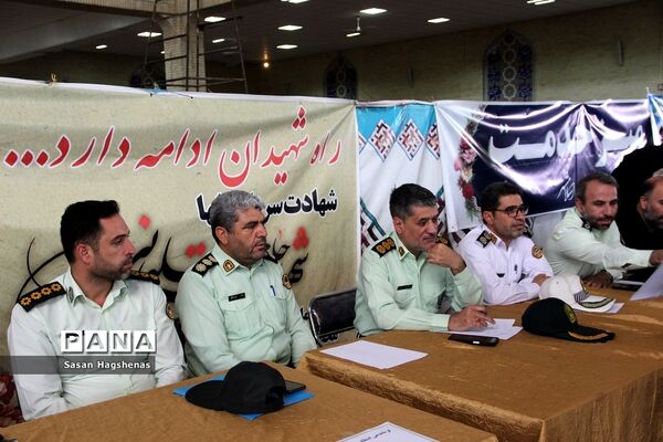 برگزاری  نماز جمعه شهرستان اسلامشهر و برپایی میزخدمت به مناسبت هفته دولت