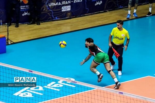 دیدار تیم‌های ایران و عراق در لیگ والیبال مردان آسیا