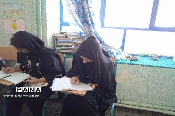 کلاس‌های قرارگاه جهادی در کانون فرهنگی رضوان محمودآباد