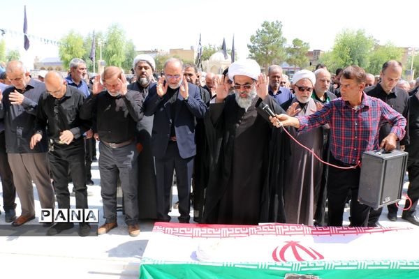 مراسم تشییع پیکر ابوالشهیدین «برجعلی زاده» در قم