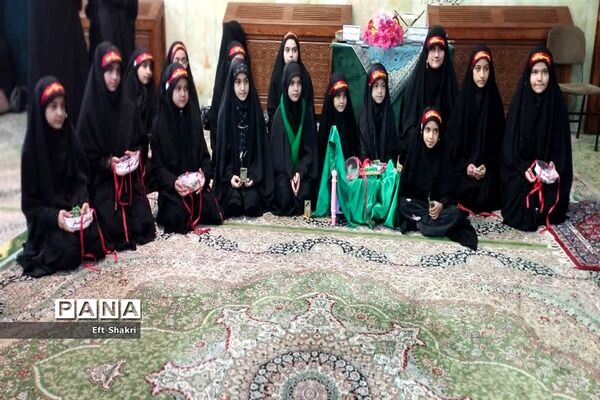 اجرای سرود در سالروز شهادت حضرت رقیه(س) توسط دانش آموزان دبستان ریاحین ناحیه یک یزد