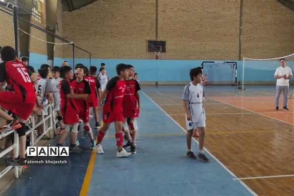 برگزاری مسابقات والیبال نونهالان در شهرستان قرچک
