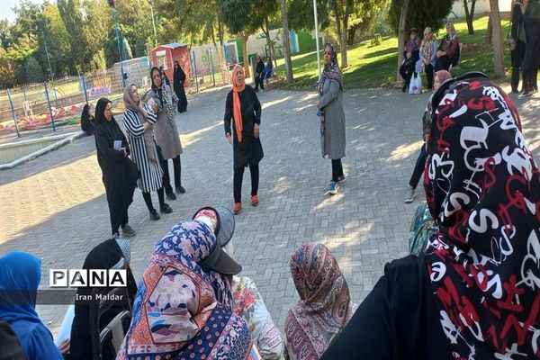 ورزش صبحگاهی بانوان در بوستان نیلوفر آبی
