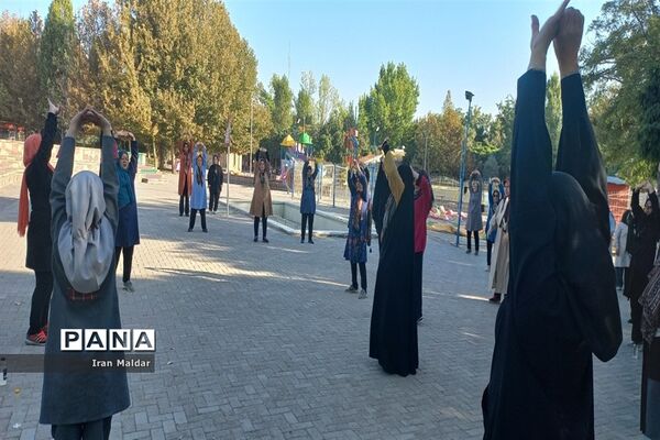 ورزش صبحگاهی بانوان در بوستان نیلوفر آبی