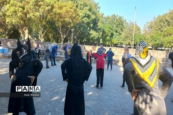 ورزش صبحگاهی بانوان در بوستان نیلوفر آبی