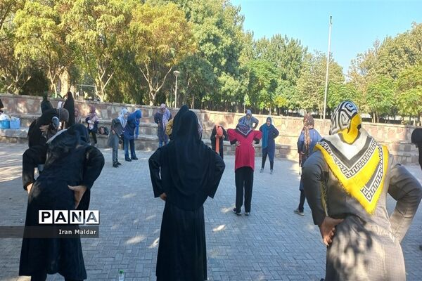 ورزش صبحگاهی بانوان در بوستان نیلوفر آبی
