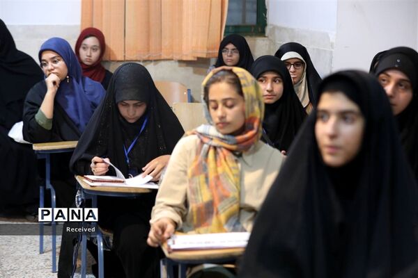 برگزاری کلاس‌ها و کارگاه‌های آموزشی در نخستین روز اردوی پویش کتابخوانی «هیس طوری»