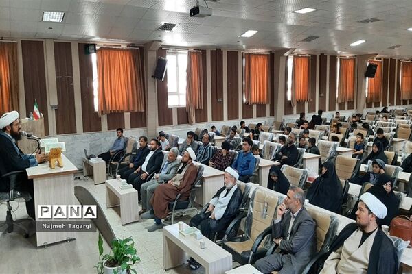 محفل قرآنی و اختتامیه کلاس‌های قرآن در شهرستان مه ولات