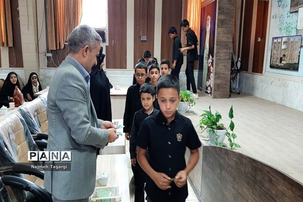 محفل قرآنی و اختتامیه کلاس‌های قرآن در شهرستان مه ولات