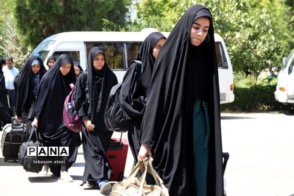 آیین استقبال چهل و یکمین دوره مسابقات قرآن، عترت و نماز دانش‌آموزان دختر در کرمانشاه