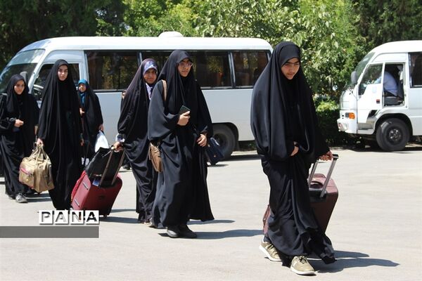 آیین استقبال چهل و یکمین دوره مسابقات قرآن، عترت و نماز دانش‌آموزان دختر در کرمانشاه