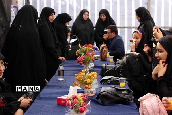آیین استقبال چهل و یکمین دوره مسابقات قرآن، عترت و نماز دانش‌آموزان دختر در کرمانشاه