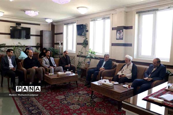 بازدید استاندار آذربایجان شرقی از اداره‌کل آموزش و پرورش استان و دیدار با  دانش آموز خبرنگاران پانا