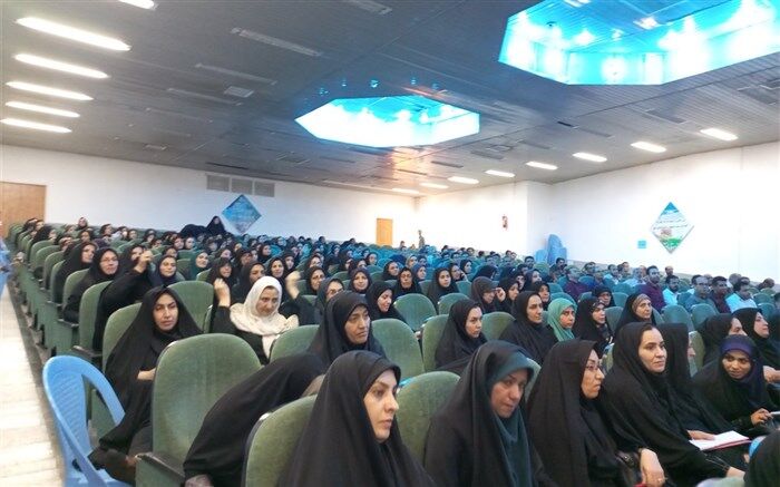 ارائه مطالب کاربردی در دوره توانمندسازی معاونان پرورشی استان اصفهان