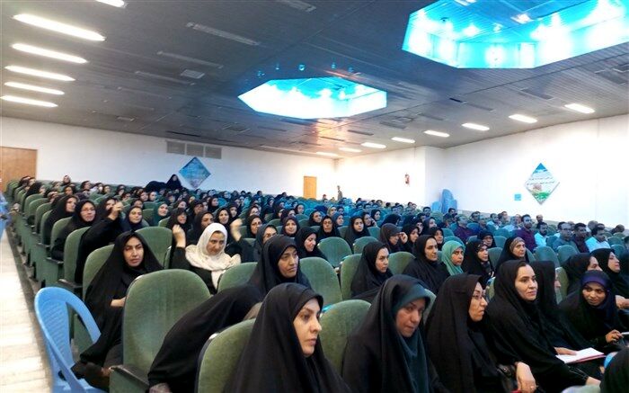 ارائه مطالب کاربردی در دوره توانمندسازی معاونان پرورشی استان اصفهان