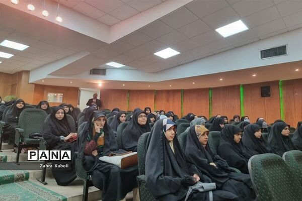 بازدید دانش‌آموزان آموزش و پرورش اسلامشهر از دانشگاه قرآن و حدیث شهرری