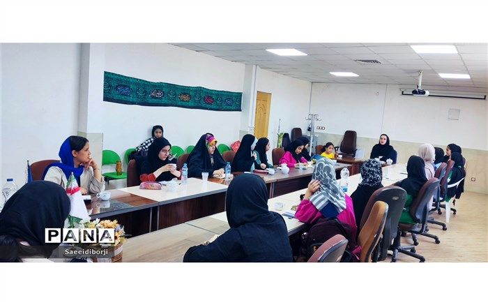 دوره  فن بیان و گویندگی در سازمان دانش‌آموزی خراسان‌شمالی در حال برگزاری است /فیلم