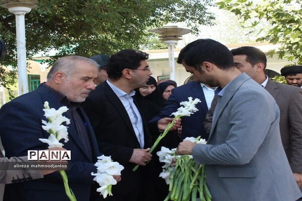 غبارروبی گلزار شهدا در گلوگاه