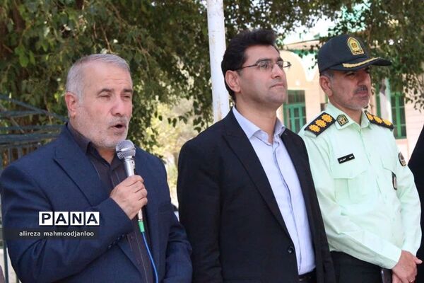 غبارروبی گلزار شهدا در گلوگاه