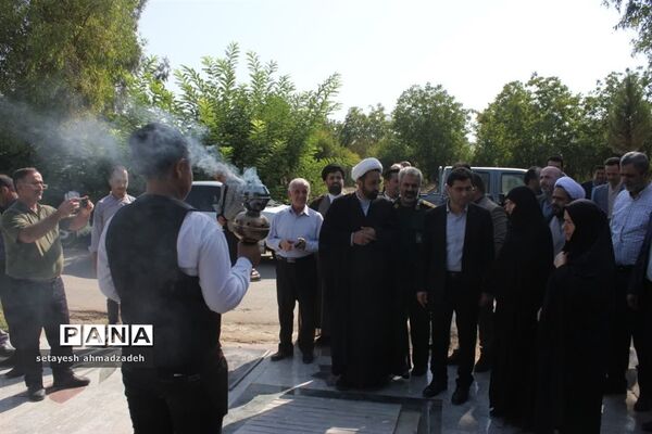 غبارروبی گلزار شهدا در گلوگاه