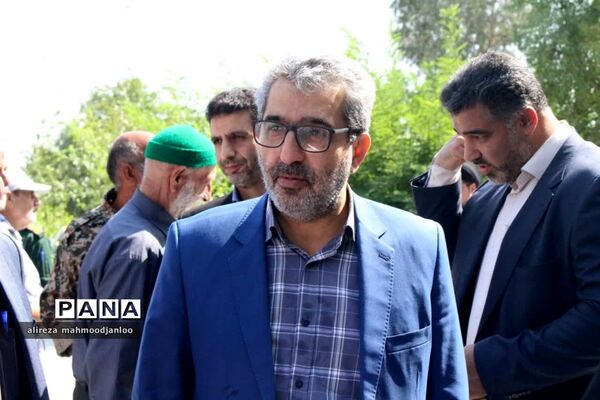 غبارروبی گلزار شهدا در گلوگاه