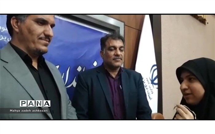 نشست فرماندار شهرستان اشکذر با دانش‌آموزان اشکذری به مناسبت هفته‌ دولت/ فیلم