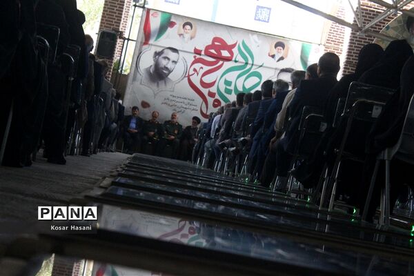 تجدید بیعت مسئولان استانی با شهیدان در اولین روز از هفته دولت