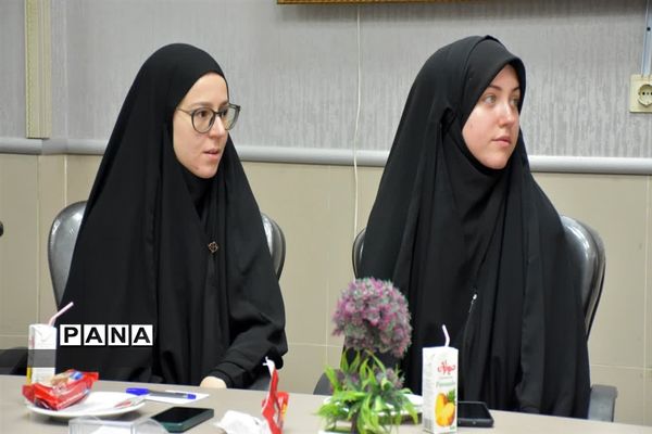 نشست مدیر آموزش و پرورش ناحیه یک مشهد  با دانش آموختگان کالج فارسی زبانان کشور بوسنی و هرزگوین