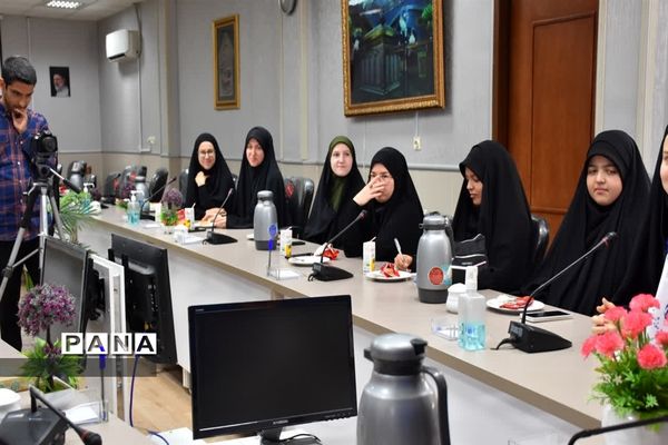 نشست مدیر آموزش و پرورش ناحیه یک مشهد  با دانش آموختگان کالج فارسی زبانان کشور بوسنی و هرزگوین