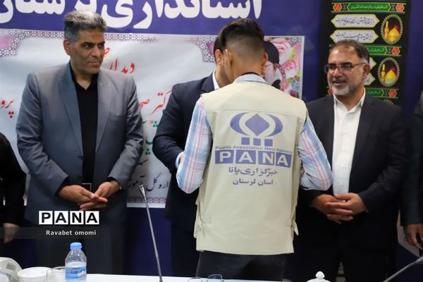 دیدار وزیر آموزش و پرورش با دانش‌آموزان لرستان