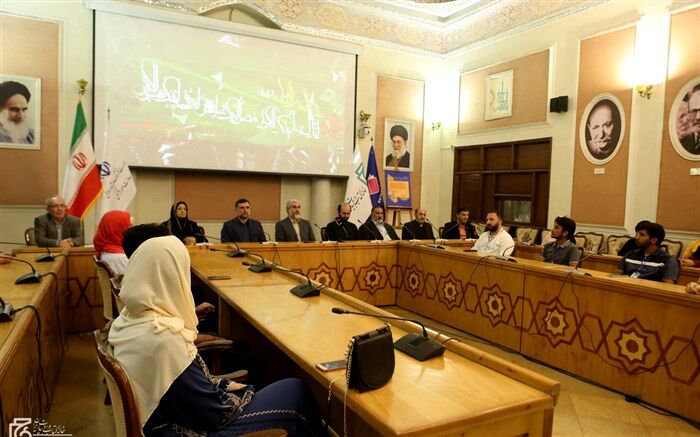 هرکس دلش با ادبیات فارسی بتپد اهل ایران است