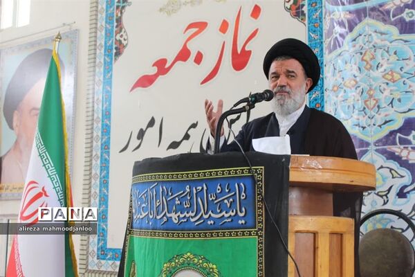 تقدیر از مدیران و کارمندان نمونه در نمازجمعه گلوگاه