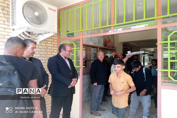 مراسم بدرقه و اعزام دانش‌آموزان پسر زیارت اولی به مشهد مقدس