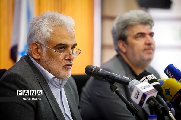 نشست خبری رئیس دانشگاه آزاد اسلامی
