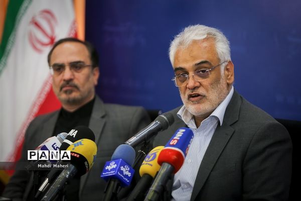 نشست خبری رئیس دانشگاه آزاد اسلامی