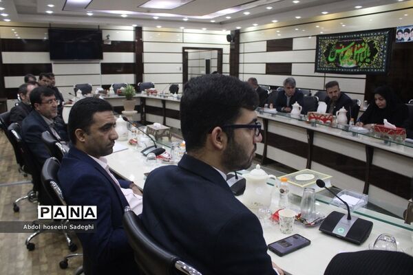جلسه ستاد ثبت نام استانی و شورای معاونان اداره‌کل آموزش و پرورش استان بوشهر
