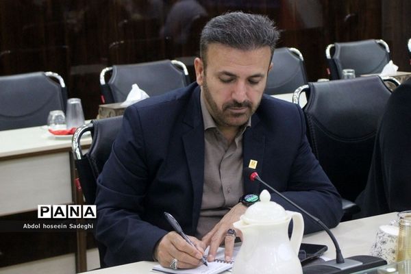 جلسه ستاد ثبت نام استانی و شورای معاونان اداره‌کل آموزش و پرورش استان بوشهر