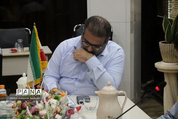 جلسه ستاد ثبت نام استانی و شورای معاونان اداره‌کل آموزش و پرورش استان بوشهر