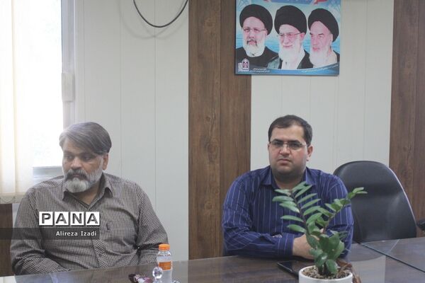 تجلیل از دانش‌آموز برتر چهل و یکمین دوره مسابقات کشوری قرآن، عترت و نماز استان بوشهر