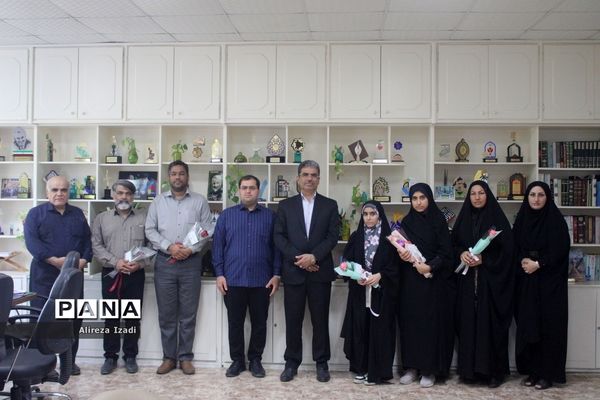 تجلیل از دانش‌آموز برتر چهل و یکمین دوره مسابقات کشوری قرآن، عترت و نماز استان بوشهر