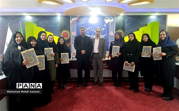 تقدیر از برگزیدگان جشنواره الگوهای تدریس برتر