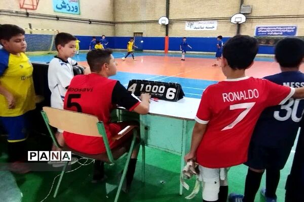 برگزاری بازی دوستانه بین تیم‌های فوتبال دانش‌آموزی ایران و افغانستان در شهرستان پیشوا