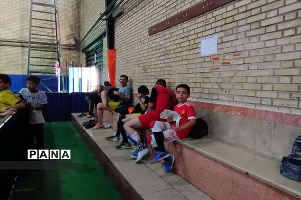 برگزاری بازی دوستانه بین تیم‌های فوتبال دانش‌آموزی ایران و افغانستان در شهرستان پیشوا