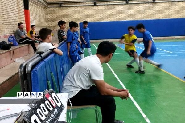 برگزاری بازی دوستانه بین تیم‌های فوتبال دانش‌آموزی ایران و افغانستان در شهرستان پیشوا